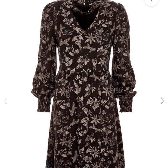 Disturbia Dresses & Skirts - Disturbia Puff Sleeve Poisonous Plants Midi Dress